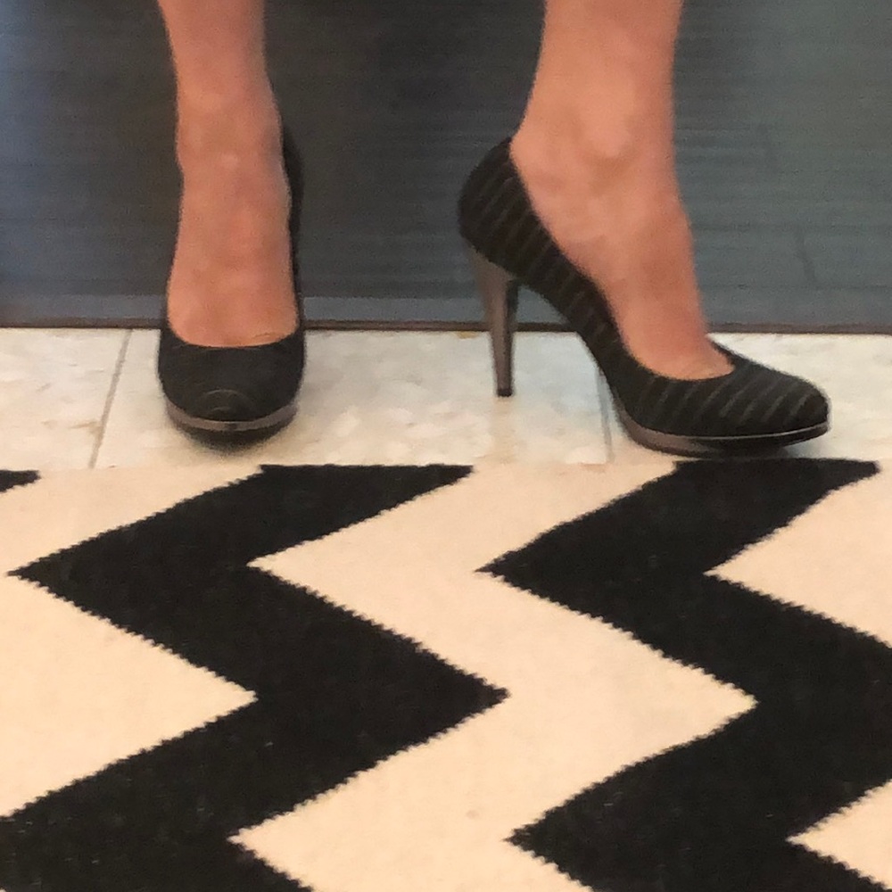 Nine West pump